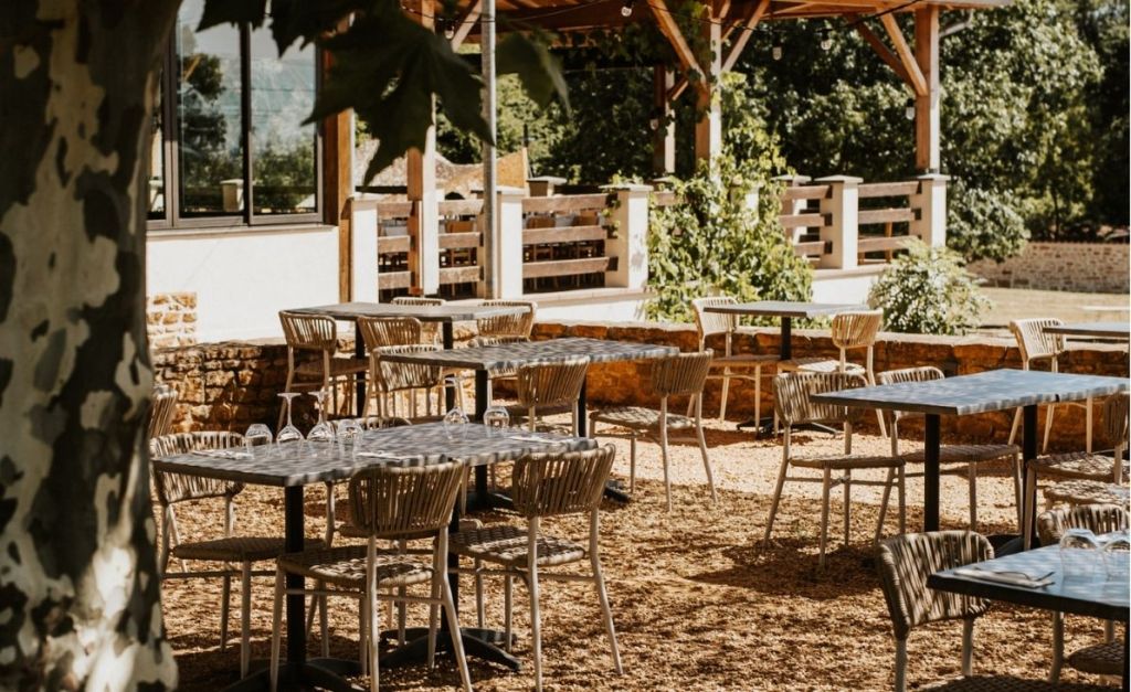 Photo terrasse ombragée la Ferme des Granges